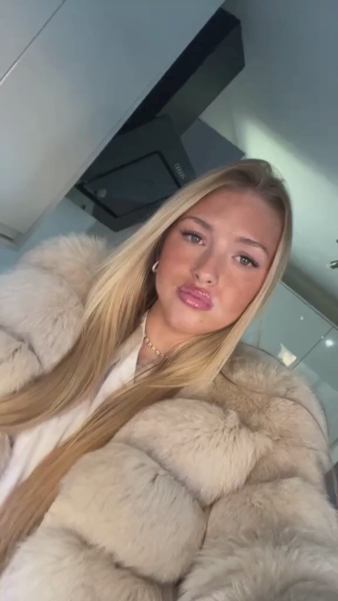 Fourrure Crop video